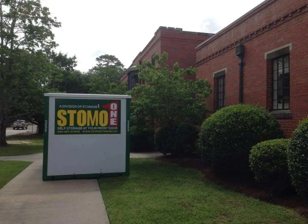 Stomo portable storage for real estate staging