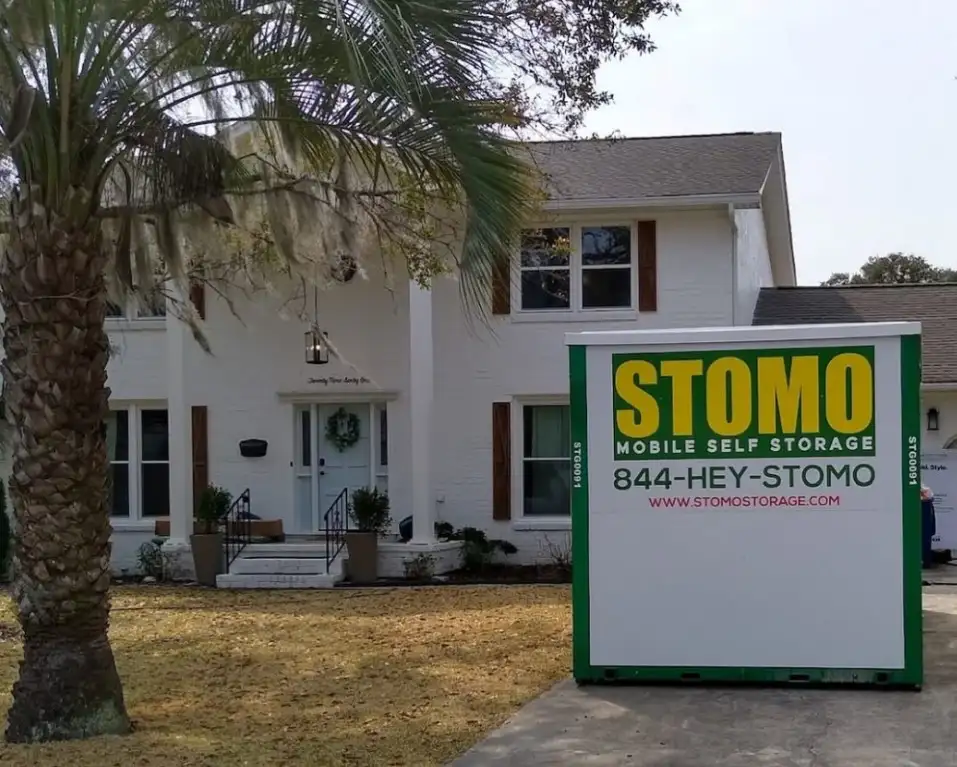 Stomo storage containers